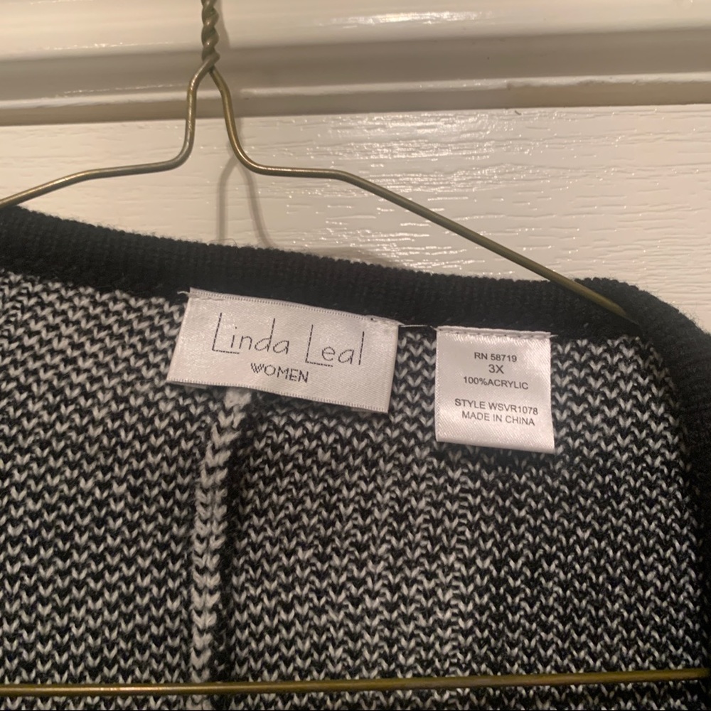 Buffalo Plaid Black and White Sweater - Picture 5 of 5